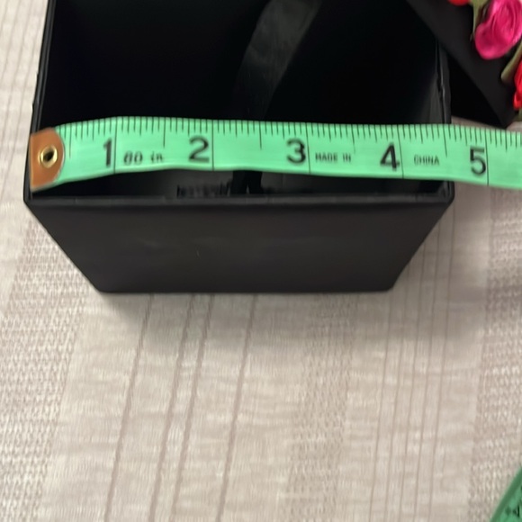 Unique rosebud floral box purse! Super cute and conversation starter for sure! - Picture 8 of 8